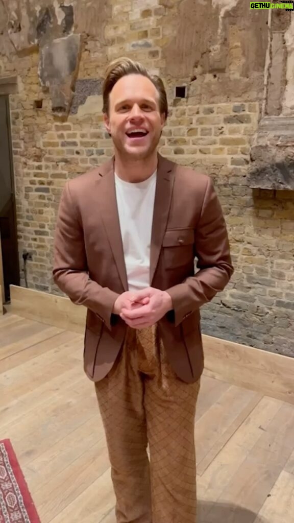Olly Murs Instagram - I can’t wait to tour this year!! Find out where I’ll be with the help of some of my showbiz mates!😊 Tickets on sale now💒 #MarryMeTour