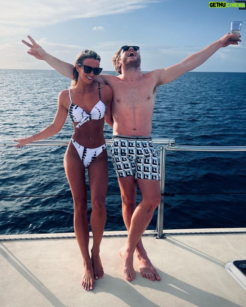Olly Murs Instagram - Our last holiday as Mr and Miss.. 🤓very exciting 2023 ahead for many reasons the tour, more music, starstruck season 2, the voice and of course the wedding! See all lovely lot soon cos I’m off to enjoy my last night eating what the F&@k I want.. diet starts Monday 🤪😅✌🏻