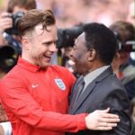 Olly Murs Instagram - I’ll never forget having dinner with Pele in 2016! Was a honour to be in his presence, we sat and listened to all his incredible stories for a few hours! Then weeks later share this moment with him on the pitch is something I’ll never forget! A legend forever, the greatest x RIP PELE 🇧🇷👑🙏🏻
