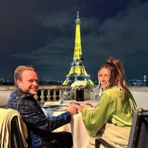 Olly Murs Instagram - Joyeux anniversaire à mon amour ❤️🇫🇷🥂
