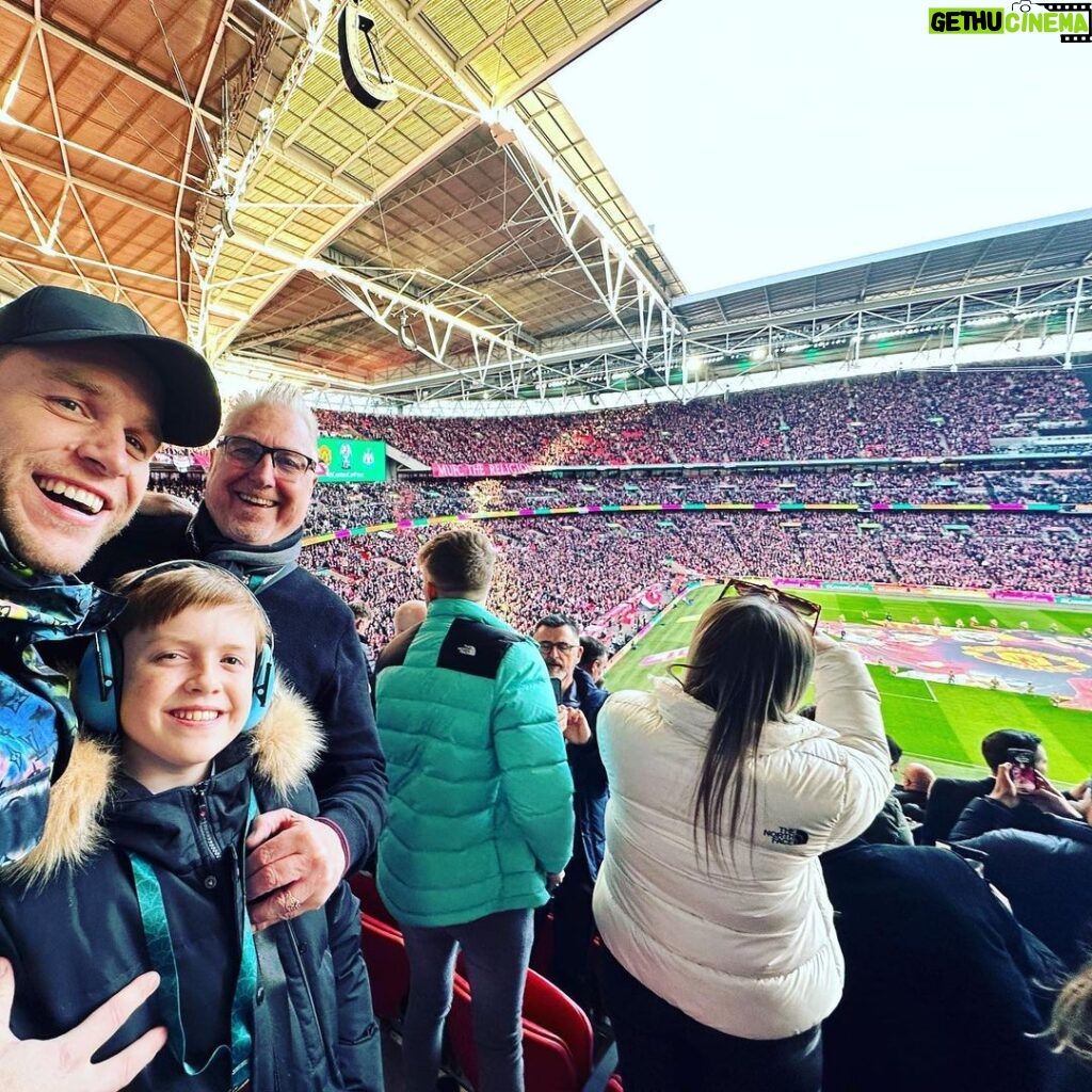 Olly Murs Instagram - Won’t forget this in a while.. took my nephew to his first Wembley Final and United won 💥👏🏻 special day! . . . Thanks @wembleystadium @clubwembley ya legends 👏🏻👏🏻
