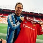 Olly Murs Instagram - A special visit to Old Trafford recently 🏟️ Thanks for stopping by, Olly 🤝 #weareunited #mufc #ollymurs #oldtrafford