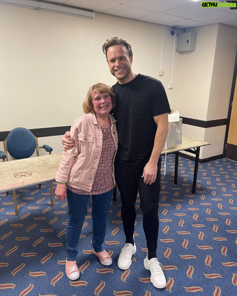 Olly Murs Instagram - I’ve finally met SHIRLEY… if you scroll through your see in 2021 I came across her on A&E emergency! she is the cheekiest 87year old ever and well you better watch out Amelia haha the wedding could be off! 😝 she really is one in a million and after all these years we finally made it happen x love ya Shirley x ❤ Bournemouth International Centre