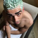 Omar Ayuso Instagram - he logrado uno de mis sueños: ser una señora que se da el tinte en el pelo una vez a la semana 🥒