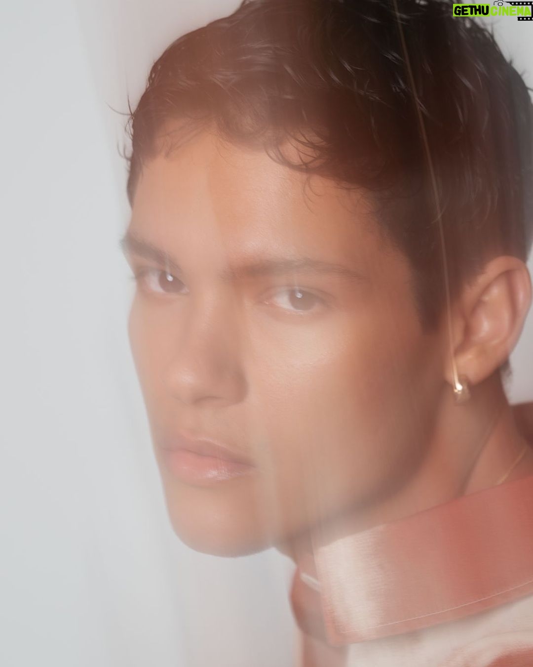 Omar Rudberg Instagram - OMRBEAUTY.COM / SIGN UP NOW Advertisement @omrbeauty