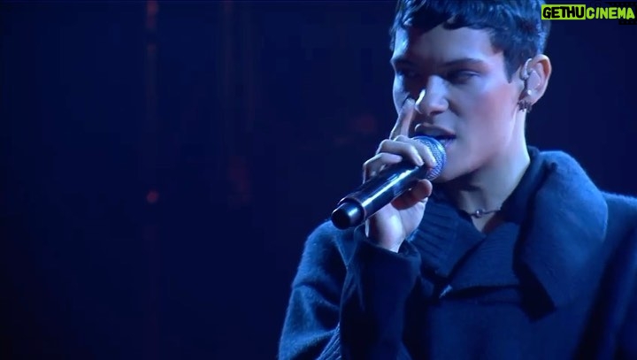 Omar Rudberg Instagram - OFF MY MIND feat @jubelofficial LIVE last night @davidhellenius @tv4 ❤️🔥