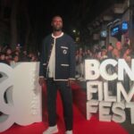 Omar Sy Instagram - Muchas gracias al Festival de Cine de Barcelona por recibirnos para presentar “PADRE Y SOLDADO” al público español. La acogida y las reacciones fueron muy conmovedoras. @acontrafilms 🙏🏿 Un immense merci au festival du film de Barcelone de nous avoir reçus pour présenter « Tirailleurs » au public espagnol. L’accueil et les réactions étaient très touchants. Barcelona, Spain
