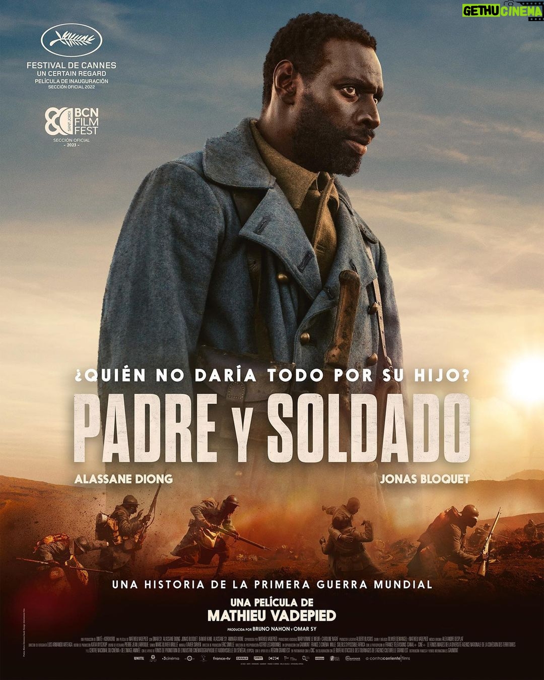 Omar Sy Instagram - Muchas gracias al Festival de Cine de Barcelona por recibirnos para presentar “PADRE Y SOLDADO” al público español. La acogida y las reacciones fueron muy conmovedoras. @acontrafilms 🙏🏿 Un immense merci au festival du film de Barcelone de nous avoir reçus pour présenter « Tirailleurs » au public espagnol. L’accueil et les réactions étaient très touchants. Barcelona, Spain