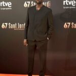 Omar Sy Instagram - Trés honoré d’avoir reçu hier soir à Barcelone, le prix d’honneur du gala RNE Sant Jordi Cinematography Awards. Me sentí muy honrado al recibir los Premios Sant Jordi de Cinematografía de RNE ayer por la tarde en Barcelona. Barcelona, Spain