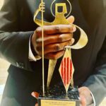 Omar Sy Instagram - Trés honoré d’avoir reçu hier soir à Barcelone, le prix d’honneur du gala RNE Sant Jordi Cinematography Awards. Me sentí muy honrado al recibir los Premios Sant Jordi de Cinematografía de RNE ayer por la tarde en Barcelona. Barcelona, Spain
