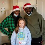 Omar Sy Instagram - ❤️‍🩹 Les Noëls CKDB continuent ! Vendredi dernier, @omarsyofficial et @ayanakamura_officiel se sont rendus au chevet de nos jeunes patients de l’Hôpital Louis Mourier (92) et ont distribué cadeaux, bonheur et sourires aux enfants ! 🎄Un grand merci à notre parrain Omar Sy ainsi que Aya Nakamura pour leur temps et leur générosité. Crédits photo : @brunogasperini #CKDB #CéKeDuBonheur #association #enfance #ensemble #partage #OmarSy #AyaNakamura #HopitalLouisMourier #NoelCKDB Hôpital Louis-Mourier, AP-HP