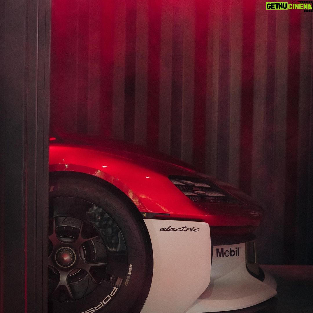 Omar Sy Instagram - #DrivenByDreams #WelcomeDreamers #Porsche @porsche @porsche_brandstore Stuttgart, Germany