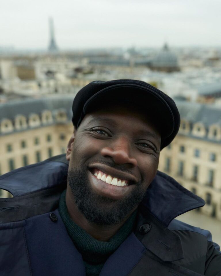 Omar Sy Instagram - Ici, c’est (toujours) Paris ! Lupin, Partie 3, tournage en cours. Feels good being home ! Lupin, Part 3, now in production. Paris, France