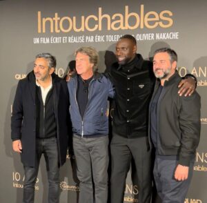 Omar Sy Instagram - Merci @gaumont_ pour cette projection tres forte en émotions. 

C’était bouleversant pour moi, pour nous tous, de revoir ce film dans ces conditions, dans une salle pleine qui rit, qui pleure, applaudit, ENSEMBLE, à des messages et un humour intemporels, plus qu’essentiels aujourd’hui, 10 ans après … 

Merci @toledanonakache @f_cluzet les meilleurs compagnons pour cette si belle aventure et celles, je l’espère, encore à venir. 
@mynameishelenesy pour tout ce que cela nous a fait vivre, comprendre, construire et partager. 
Merci à tous ceux qui de près ou de loin nous ont permis de vivre des moments uniques, parfois même surréalistes,  grace à ce film dont je suis, plus que jamais, fier et reconnaissant.