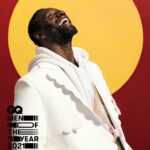 Omar Sy Instagram - #OmarSy ist weit mehr als der Star der Sensationsserie "Lupin". Er ist auch Stichwortgeber der großen Debatten unserer Zeit. Er kämpft seinen Kampf lächelnd, aber beharrlich, setzt sich für jene ein, die oft übersehen werden. Seine Kunstfertigkeit als Schauspieler und sein Einsatz in sozialen Fragen machen ihn zu unserem Man of the Year in der Kategorie Actor International. #GQAwards #MenOfTheYear2021 #GQGermany [📷 @knngrm]
