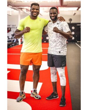 Omar Sy Instagram - 🦾🦾 Repost from @francisngannou
•
Good working out today my brother @omarsyofficial. Trust me we’re going to be in shape for that upcoming movie 💪

#ThePredator