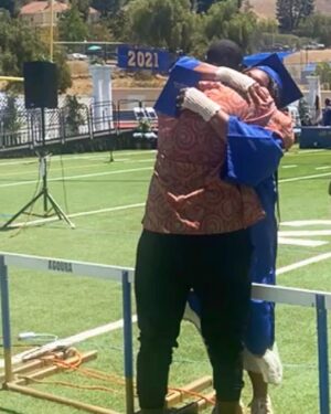 Omar Sy Instagram - Congrats young blood ! 
C’est ton tour aujourd’hui ! 🎓
Tu fais de moi un papa fier et comblé.... 
Fly High mon Bébé Sabah.