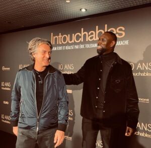 Omar Sy Instagram - Merci @gaumont_ pour cette projection tres forte en émotions. 

C’était bouleversant pour moi, pour nous tous, de revoir ce film dans ces conditions, dans une salle pleine qui rit, qui pleure, applaudit, ENSEMBLE, à des messages et un humour intemporels, plus qu’essentiels aujourd’hui, 10 ans après … 

Merci @toledanonakache @f_cluzet les meilleurs compagnons pour cette si belle aventure et celles, je l’espère, encore à venir. 
@mynameishelenesy pour tout ce que cela nous a fait vivre, comprendre, construire et partager. 
Merci à tous ceux qui de près ou de loin nous ont permis de vivre des moments uniques, parfois même surréalistes,  grace à ce film dont je suis, plus que jamais, fier et reconnaissant.