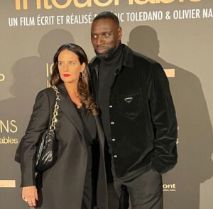 Omar Sy Instagram - Merci @gaumont_ pour cette projection tres forte en émotions. 

C’était bouleversant pour moi, pour nous tous, de revoir ce film dans ces conditions, dans une salle pleine qui rit, qui pleure, applaudit, ENSEMBLE, à des messages et un humour intemporels, plus qu’essentiels aujourd’hui, 10 ans après … 

Merci @toledanonakache @f_cluzet les meilleurs compagnons pour cette si belle aventure et celles, je l’espère, encore à venir. 
@mynameishelenesy pour tout ce que cela nous a fait vivre, comprendre, construire et partager. 
Merci à tous ceux qui de près ou de loin nous ont permis de vivre des moments uniques, parfois même surréalistes,  grace à ce film dont je suis, plus que jamais, fier et reconnaissant.