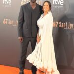 Omar Sy Instagram - Trés honoré d’avoir reçu hier soir à Barcelone, le prix d’honneur du gala RNE Sant Jordi Cinematography Awards. Me sentí muy honrado al recibir los Premios Sant Jordi de Cinematografía de RNE ayer por la tarde en Barcelona. Barcelona, Spain