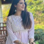 Onima Kashyap Instagram – We carry inside us the wonders we seek outside us ⭐️
#peace #nature #love #wonder #spiritual 
@tapasyahealthandwellness Tapasya Health And Wellness