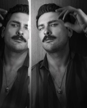 Onur Tuna Instagram - Fotograf: Cem Talu  @cemtalu
Styling: Taylan Gül @taylangulstyle
Saç Makyaj: Osman Nuri Buruk @osmannuriburuk
Styling Asist: Dilara İlçin @ilcindilara
  Simge Rişvan @simgerisvan
Mekan: W İstanbul @wistanbul ✌🏻🤍