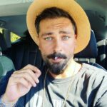Onur Tuna Instagram - dedem tütün çiğnerdi