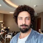 Onur Tuna Instagram - Büyüyünce @rehaozcanofficial olacağım. Yaptığı her abilik için, yaşımıza aldırmadan her seferinde bize içten güldüğü için ona ne kadar teşekkür etsem az... Birikenler baki. Güzelliklere Kaçacağız Reha Abi’m 🙏🏻