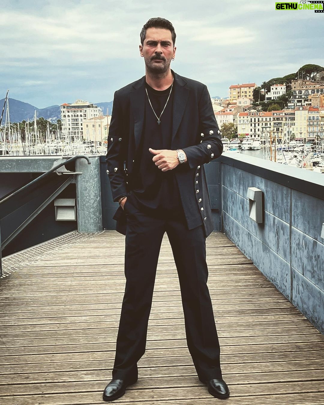 Onur Tuna Instagram - @sezgituzelofficial @boreal.brandlifting #sarmaşıkzamanı @tod_tr Teşekkürler 🙏🏻