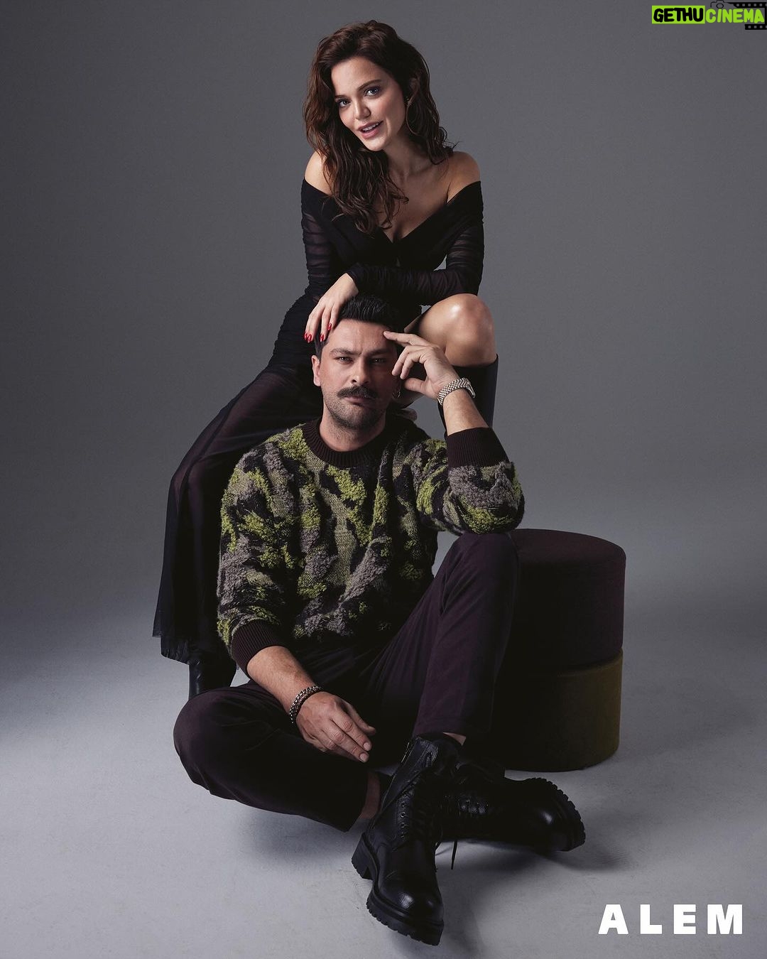 Onur Tuna Instagram - #HilalAltınbilek ve #OnurTuna ile keyifli bir çekimde buluştuk🌟 @hilalaltinbilek @onurtuna Genel Yayın Yönetmeni: @gozdeyorukogluersu Röportaj: @kubricc Fotoğraflar: @jiyankizilboga Styling: @sburcucam & @mina.tanay Saç: @mutluahmet.sinan Makyaj: @burkhu Fotoğraf asistanı: @dogasucu Makyaj asistanı: @arzusezar Prodüksiyon: @ceylanyeniacun Prodüksiyon asistanı: @nazlisancakli
