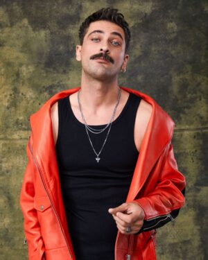 Onur Tuna Instagram - Genel Yayın Yönetmeni, Röportaj: @timurcanersoy
Fotoğraf: @sefayamak @pamistanbul
Styling: @karablutmelike
Saç ve Makyaj: @mhmtalpn
Fotoğraf Asistanı: @_alperpolat @pamistanbul
Styling Asistanı: @simalkls arkadaş sohbeti🙏🏻