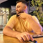 Oussama Ramzi Instagram - هربت فهادشي ديال الزين الصراحة Oasis Café