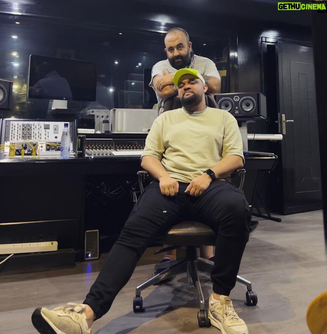 Oussama Ramzi Instagram - Album @donbiggofficial 🔥🔥