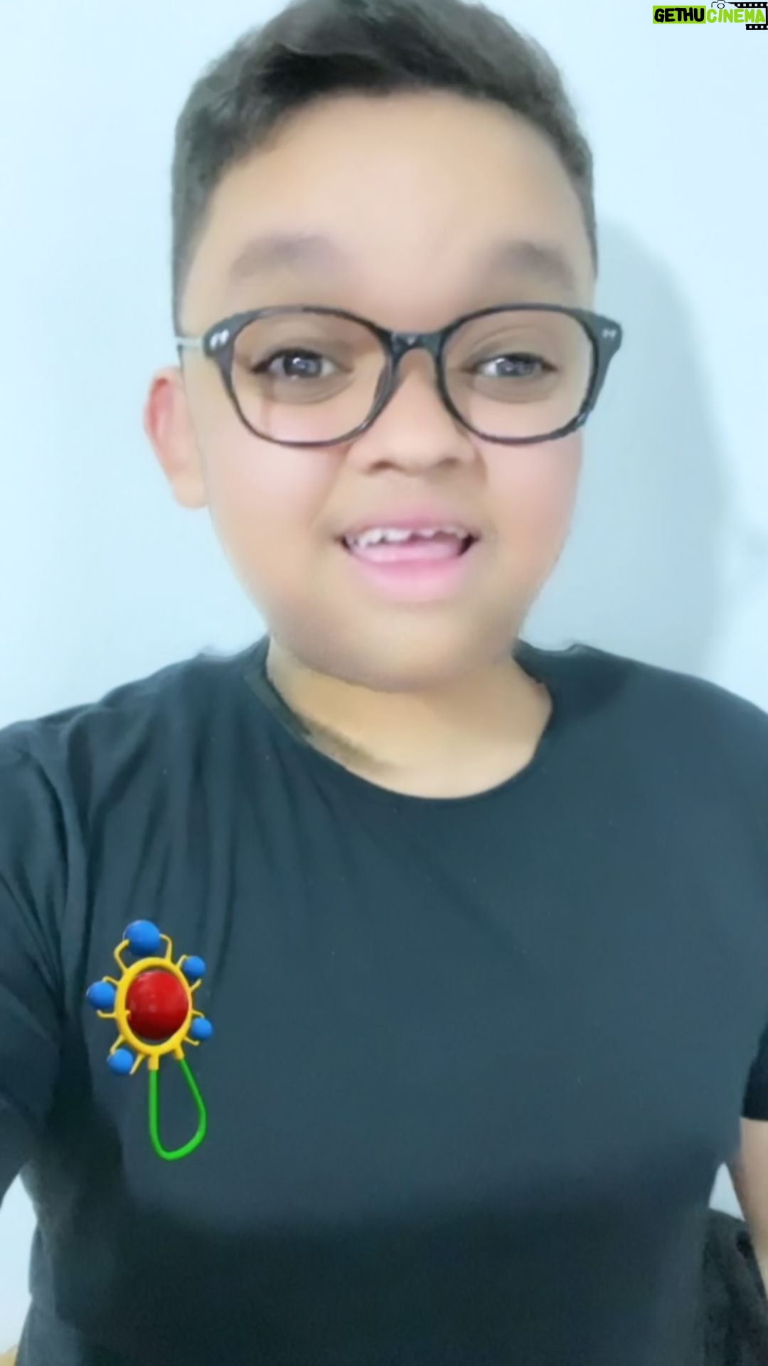 Oussama Ramzi Instagram - دوك الدراري اللي كايهضرو هضرة كبر منهم 😂