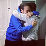 Oussama Ramzi Instagram – لكولوك هو واحد المشروع اللي كايعني لينا بزاف أنا و هيثم ، مشروع اللي ديالنا و خدمنا عليه من قلبنا . الحمد لله لقينا اللي تاق فينا و اللي شد بيدينا و شاف باللي نقدرو نديرو شي حاجة زوينة و كاين اللي يمكن ما وصلناش ليه و الأذواق لا تناقش و هذا أمر طبيعي و كاين اللي الله يهديه و يسمح ليه . الكواليس كانو فيهم حوايج زوينين و كانو فيهم حوايج صعاب اللي يمكن ناس آخرين كانت تخليهم يوقفو ولكن الحمد لله و كيف كايقول هيثم ورا كل حاجة كانت كاتعكس ربي كبير . شكرا لرضى البرادي اللي كان أخ لينا ووقف معانا وبدل مجهود كبير فهاد العمل و شكرا ل عادل فلوس اللي كان معانا خطوة بخطوة ، شكرا للعنصر الثالث اللي إن شاء الله غا تكون عندو مسيرة فنية كبيرة اللي هو محمد فاتح اللي كتب معانا و قدم شخصية غازي إنسان طيب و القلب الكبير ، شكرا للمخرج أمير الرواني اللي آمن بالمشروع و حس بيه ديالو و شي مرات ما كانتافقوش ولكن الهدف ديالنا هو العمل ينجح و شكرا لمدير التصوير أيوب العمراني ، شكرا لفريق العمل كامل اللي دارونا بحال خوتهم و حسينا بيهم عائلة ديالنا و شكرا لكريم المونتاج اللي حمقناه ههه و ما نساش فريق عمل الممثلين ههه مهدي الشرقاوي و مهدي الشرقي . شكرا للقناة الثانية و شركة أرونج على ثقتهم فينا و غا نبغي نقول ل هيثم مفتاح أنت خويا و صاحبي و عشيري وولد الناس عمر كان بيناتنا خلاف ولا حساسية حيت هدفنا واحد يمكن هو نفرحو الناس و نجحو يمكن نصيبو يمكن نخيبو ولكن ربي شاهد خدمنا من قلبنا و مازال الخير جاي . أخيرا شكرا ليكم نتوما اللي شفتو فينا شي حاجة زوينة و عطيتونا نصائح باش نكونو أفضل و هذا وعد أن اللي جاي إن شاء الله غادي يكون أفضل و غادي نخدمو أكثر و أكثر و حنا ما ساليناش حنا يالاه بدينا بزاف ديال الحب و عيد مبارك سعيد❤️