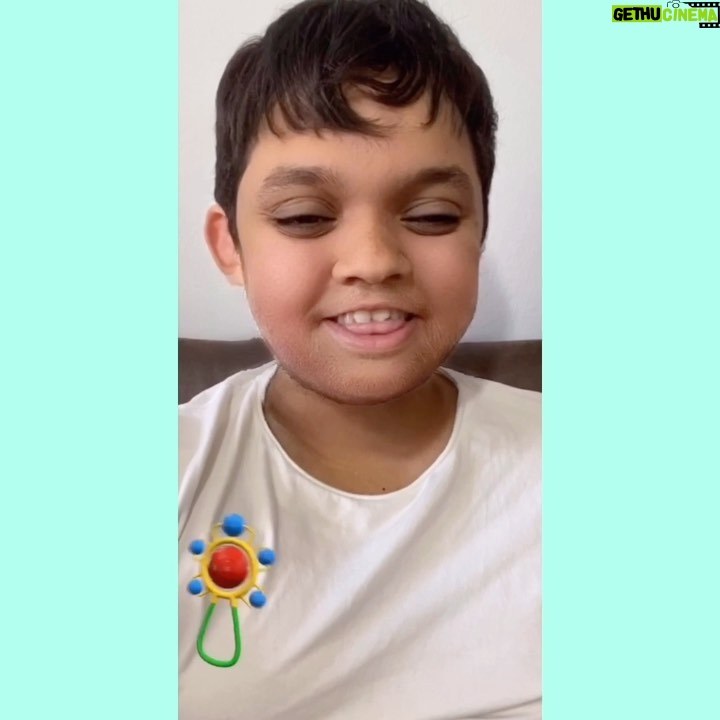 Oussama Ramzi Instagram - فيديو صالح للأطفال اللي بحالي 🌝