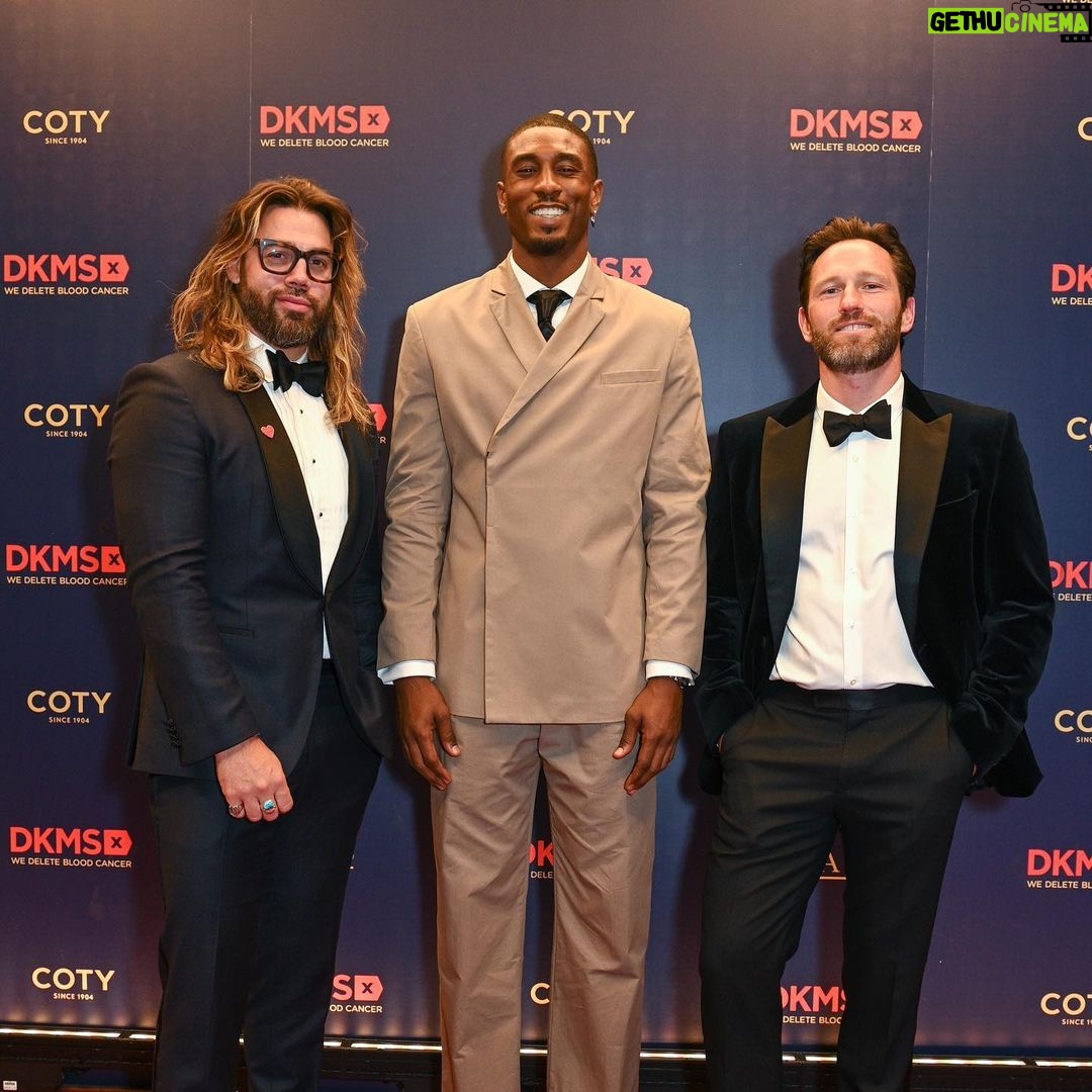 Ovie Soko Instagram - It was an absolute pleasure attending the @dkms_uk Gala last night with @cotyinc , was really touching listening to one of many cases today where signing up to be a blood donor can save and change someone’s life. It really put into perspective how such a reasonable ask from those of us that are able be blood donors can give someone another chance .love you lot, hope you enjoy just a bit of the BTS from the event 🙏🏿🖤 #DKMS #deletebloodcancer Side note, appreciate the content tips @jay__morton , and @thisistimothy I will forever remember 6”4 is the new 6”6 🙏🏿😂