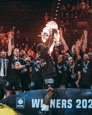 Ovie Soko Instagram - 🥇🏀🦁

📸 @adam_bates3