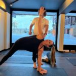 Pınar Altuğ Instagram - Fransadayken @byheberson la özel olarak hazırladığı Vibhaba yoga dersi yapma şansım oldu,çok keyifliydi🥰 En kısa zamanda yine esneyebilmek dileğiyle 🙏🏻🙏🏻 Lors de mon séjour en France, j’ai eu la chance de faire un cours de yoga Vibhaba spécialement préparé par @byheberson, c’était très agréable 🙏🏻🙏🏻 Mille merci🥰 #reklam Club Med Val D'Isere
