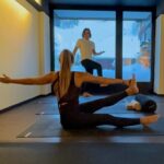 Pınar Altuğ Instagram - Fransadayken @byheberson la özel olarak hazırladığı Vibhaba yoga dersi yapma şansım oldu,çok keyifliydi🥰 En kısa zamanda yine esneyebilmek dileğiyle 🙏🏻🙏🏻 Lors de mon séjour en France, j’ai eu la chance de faire un cours de yoga Vibhaba spécialement préparé par @byheberson, c’était très agréable 🙏🏻🙏🏻 Mille merci🥰 #reklam Club Med Val D'Isere