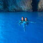 Pınar Altuğ Instagram - Geçen haftadan dump🥰 @yaamuratacan #Meis #BlueCave Meis Adasi