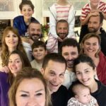 Pınar Altuğ Instagram - Azalmadan hep artalım❤️ Hoşgeldin Surya Mona🥰 @fuldencagin @abcagin @zeyneponeren @baranoneren @asli_ayan @epakman @burcucoker @ardaxcoker @yaamuratacan #Ruzgar #Poyraz #Ada #Ali #SuryaMona