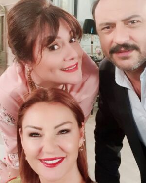 Pınar Altuğ Instagram - Ben seni hep gülen gözlerinle hatırlayacağım ❤️ #SedaFettahoğlu Yattığın yer incitmesin🙏🏻