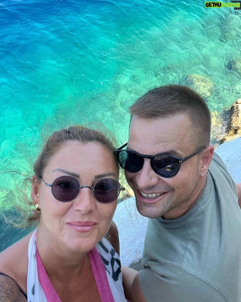 Pınar Altuğ Instagram - Geçen haftadan dump🥰 @yaamuratacan #Meis #BlueCave Meis Adasi