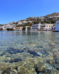 Pınar Altuğ Instagram - En sevdiğimiz yerde ❤️ #leros #MilosTaverna @yaamuratacan Leros