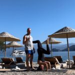 Pınar Altuğ Instagram – Dünya Yoga Günü kutlu olsun❤️ 2,5 semne önce başlayan bu serüven ömür boyu sürsün🥰 Canım hocalarım iy ki yollarımız kesişmiş 🧘♀️
