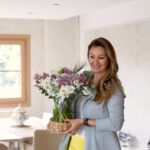 Pınar Altuğ Instagram - Yaz kış güneşin zararlı etkilerinden korunmak çok önemli, Eczacımın önerisiyle aldığım Bioxcin markası benim yeni favorim. ☀️ İçerdiği hyaluronik asit ve kolajen ile yaşlanma etkilerine savaş açıyor🧬Termal su içeriğiyle de cildi inanılmaz rahatlatıyor.💦 Çocuklar için de yeni bir ürünleri çıktı, siz de ailecek denemelisiniz✨💛 @bioxcinturkiye #isbirliği