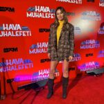 Pınar Altuğ Instagram – HAVA MUHALEFETİ @alisunal @doarutkaykamal @burak_hakki #EceKökenli ve BKM ekibi @bkmonline 👏🏻👏🏻👏🏻👏🏻 Gişeniz bol olsun
Takımım @bslfashion
Çizmelerim @pelininayakkabilari
📸 @esrainhouse ❤️ #Reklam