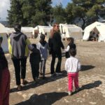 Pınar Altuğ Instagram – HATAY kalbimi sende bıraktım🙏🏻 Koşup bana sarılan çocuklar,herşeye rağmen aslan gibi sağlam duran kadınlar,herkese tek tek ismiyle hitap edip herşeye yetişmeye çalışan komutanım,Türk kadınının gücünü gösteren Türkiyenin en genç muhtarı olmaya aday Özlemcim,doğumgününü çocuklara pasta göndererek kutlayan Halil abi,gönüllü öğretmenler❤️❤️❤️❤️❤️ Hepiniz iyi ki varsınız🙏🏻🙏🏻🙏🏻 #Hatay #Aktepe Aktepe, Hatay, Turkey