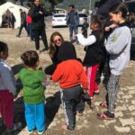 Pınar Altuğ Instagram – HATAY kalbimi sende bıraktım🙏🏻 Koşup bana sarılan çocuklar,herşeye rağmen aslan gibi sağlam duran kadınlar,herkese tek tek ismiyle hitap edip herşeye yetişmeye çalışan komutanım,Türk kadınının gücünü gösteren Türkiyenin en genç muhtarı olmaya aday Özlemcim,doğumgününü çocuklara pasta göndererek kutlayan Halil abi,gönüllü öğretmenler❤️❤️❤️❤️❤️ Hepiniz iyi ki varsınız🙏🏻🙏🏻🙏🏻 #Hatay #Aktepe Aktepe, Hatay, Turkey